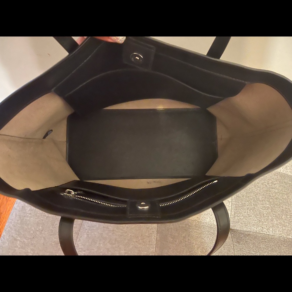 Michael Kors Black leather tote - Picture 3 of 6